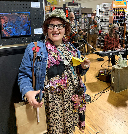 MV Art Walk 12 - 8Nov2019 (Terry Scussel)