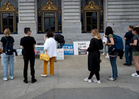 Anti-Putin SF City Hall 5 (© Terry Scussel)