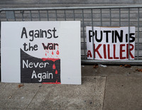 Anti-Putin SF City Hall 1 (© Terry Scussel)