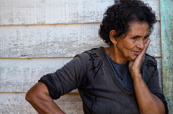 Ana - Tobacco Farmer 12 x 18
