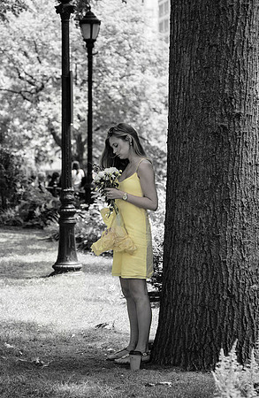 Lady in Yellow (selective color)1