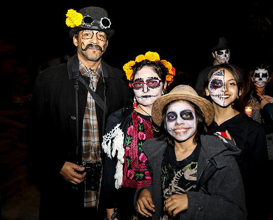 Dia de los Muertos - Family