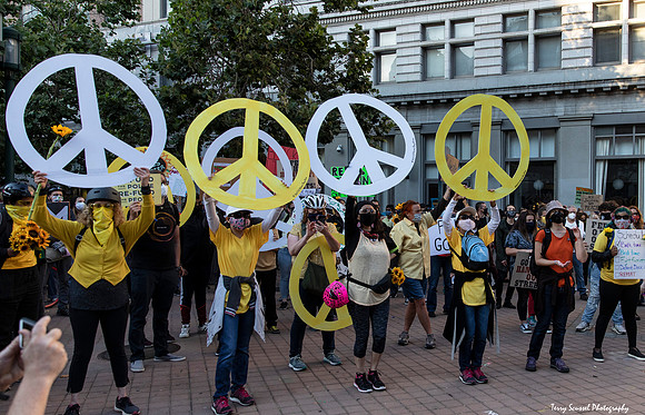 Solidarity w-Portland Rally 12 (Terry Scussel)