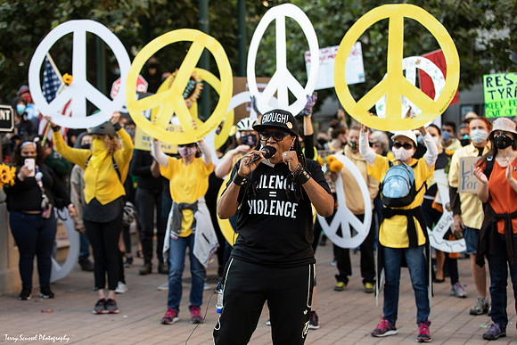Solidarity w-Portland Rally 23 (Terry Scussel)