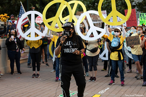 Solidarity w-Portland Rally 16 (Terry Scussel)