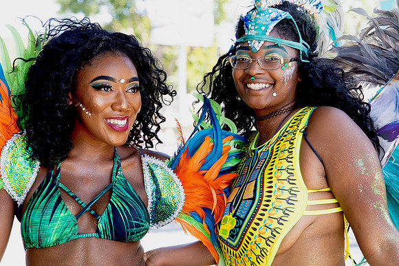 Carnaval Parade 38
