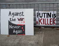Anti-Putin SF City Hall 1 (© Terry Scussel)