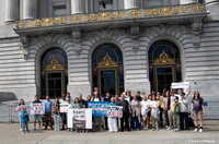 Anti-Putin SF City Hall 3 (© Terry Scussel)