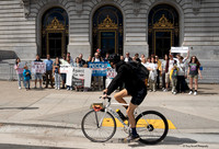 Anti-Putin SF City Hall 10 (© Terry Scussel)