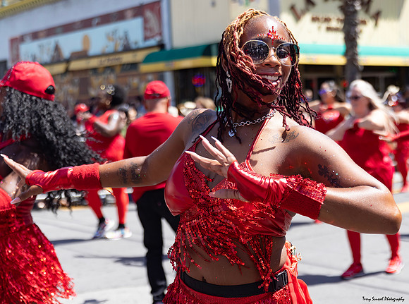Parade 34 (Terry Scussel)