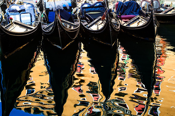 T. Scussel - Gondola Reflect, Vanice