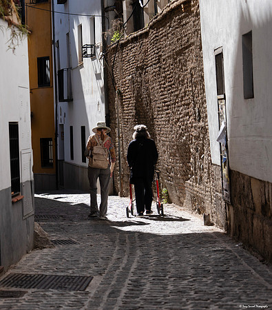 Molly & Denise on Calle San Juan de Los Reyes copy
