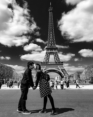 An Eiffel Kiss 2
