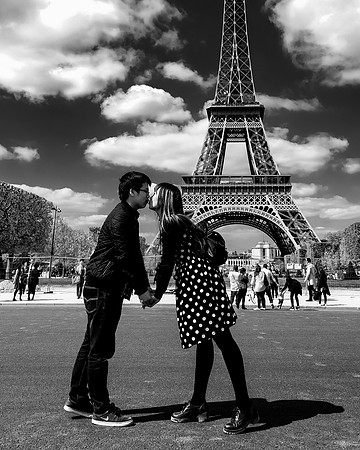 An Eiffel Kiss3
