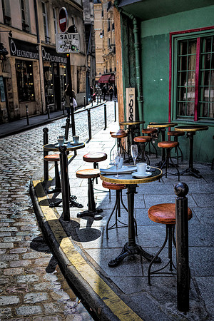 Cafe on Paris Rue