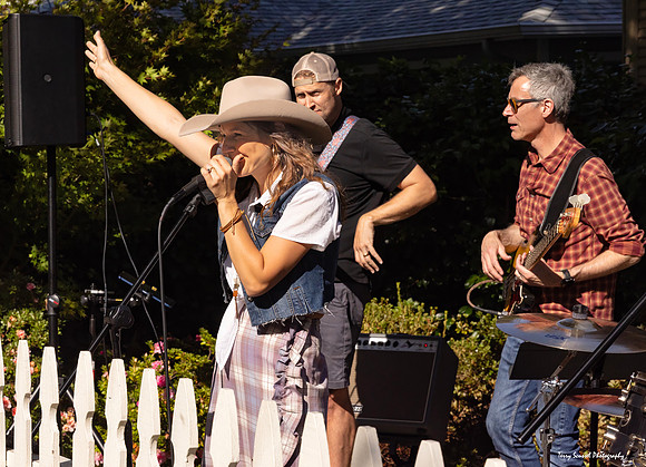 San Rafael PorchFest 117 (Terry Scussel)
