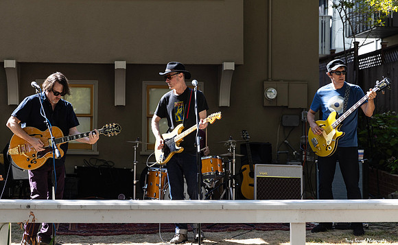 San Rafael PorchFest 90 (Terry Scussel)