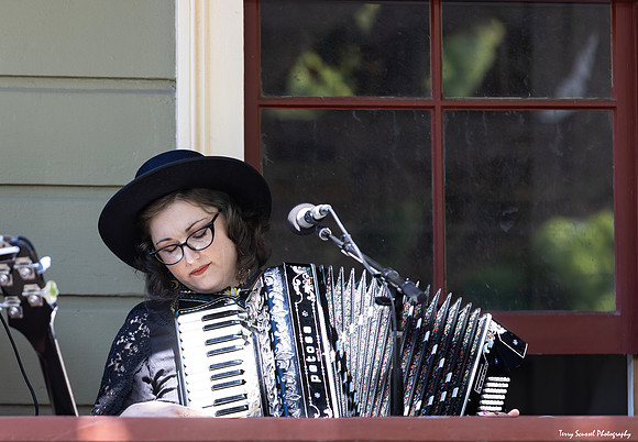 San Rafael PorchFest 60 (Terry Scussel)