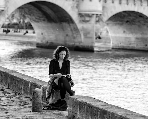 Alone the Seine - Reade