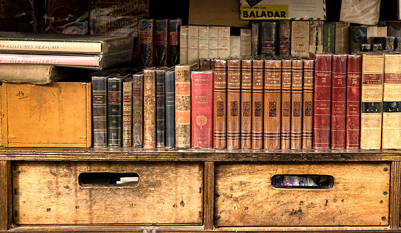 Seine Bookstand