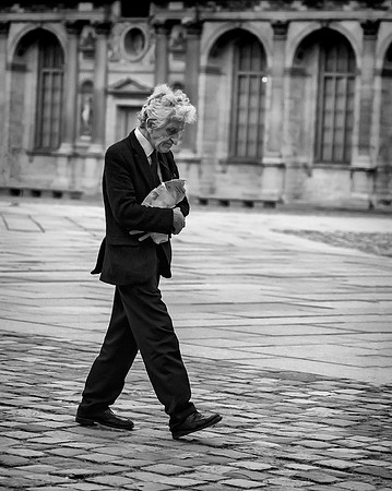 Solo Pensive 1 B&W