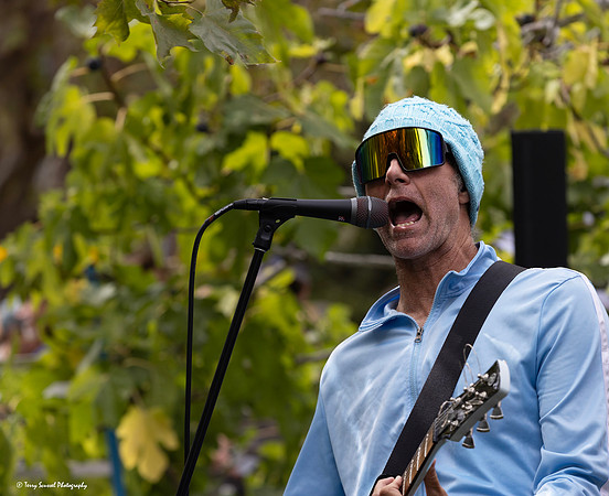 SR Porch Fest 2024 Le Minivans 5 (Terry Scussel)