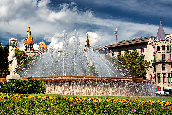 Placa de Catalunya Fountain - Barcelona