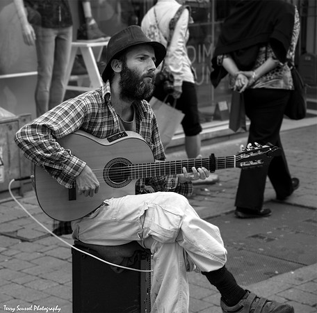 Guitarist, Dublin B&W