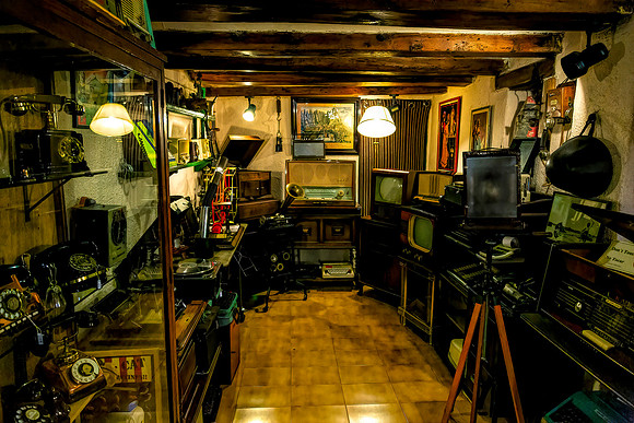 Antique Electronic Shop 1, Barcelona