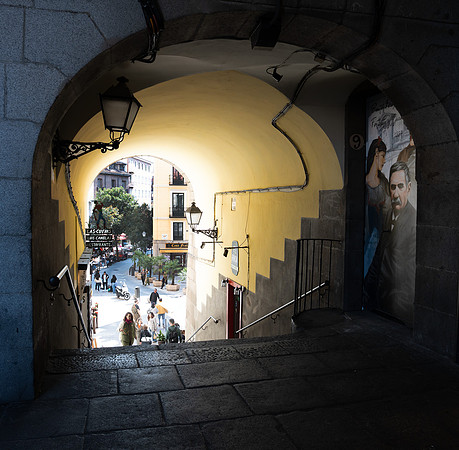 Plaza Mayor, Arch 1 - base