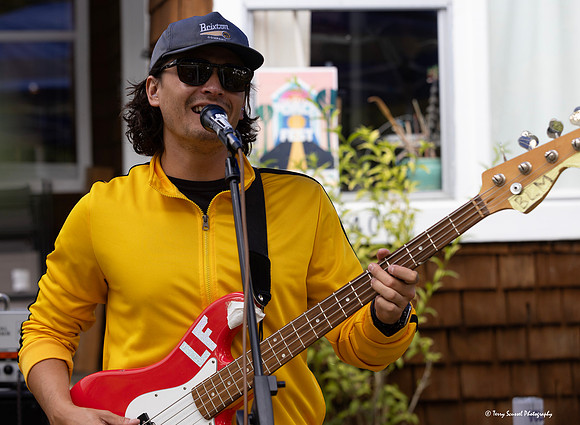 SR Porch Fest 2024 Le Minivans 7 (Terry Scussel)