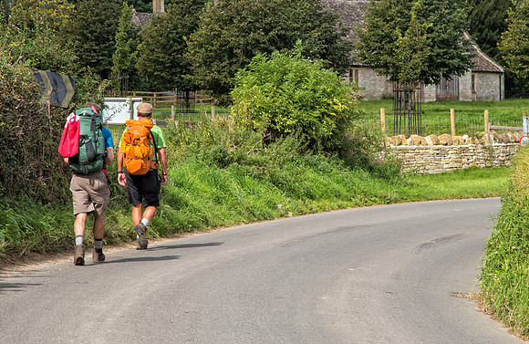Cailfornia Hikers in Cotswolds 3