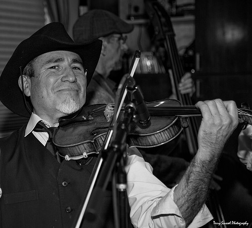 Fiddler, San Rafael B&W