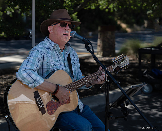 Douglas Cross 7 - SR Farmer's Market (Terry Scussel Photography) copy
