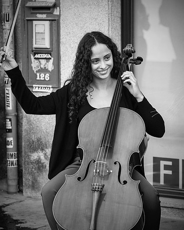 Cellist B&W