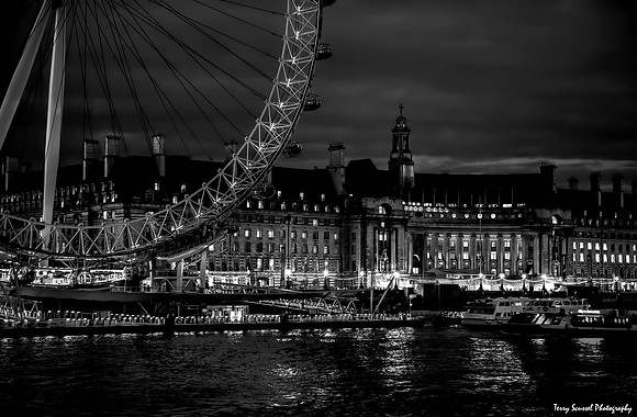 London Eye and London County Hall B&W
