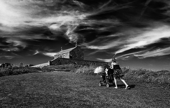 Uo the hill we go, St Ives (B&W)
