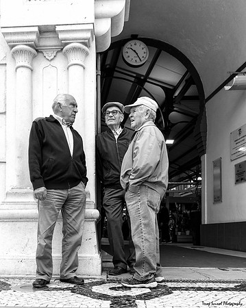 Converation at Loulé Municipal Market (B&W)
