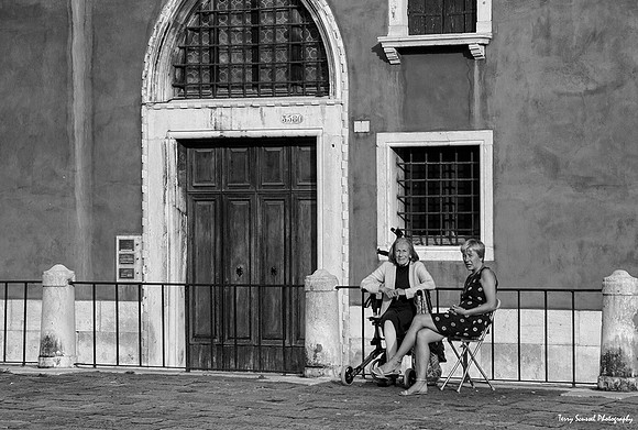 Mother & Daughter in Sant Angelo Piazza