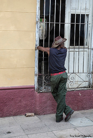 Waiting in Trinidad Cuba