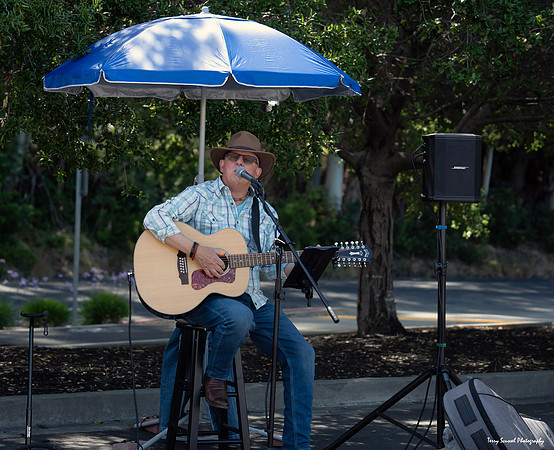 Douglas Cross 4 - SR Farmer's Market (Terry Scussel Photography) copy