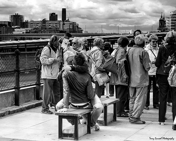 Scussel - Tourists, London B&W