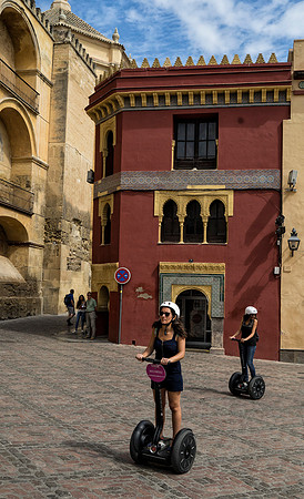 Segways invate Cordoba