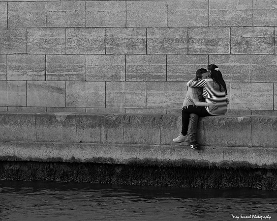 Along the Seine - Lovers