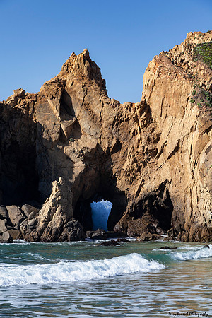 Key Hole Arch, Pheiffer Beach