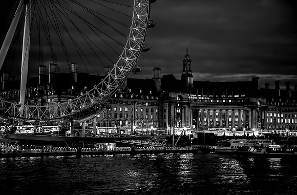 The London Eye and London County Hall B&W