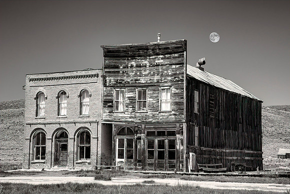 Bodie - Moon Rising over Dechambeau Hotel and I.O.O.F. Building B&W