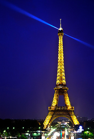 Eiffel Tower night light 3