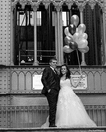 Wedding Couple at Elevador de Santa Justa