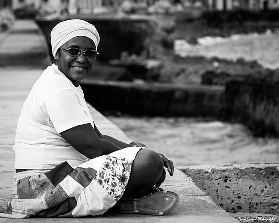 Malecon Santeria Spiritual Woman 1
